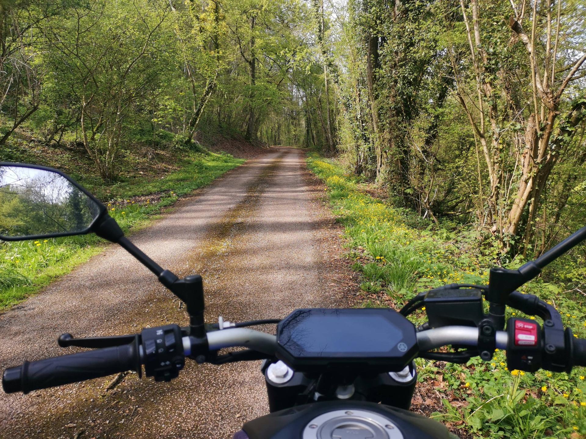 location moto a2 mt07 paris et dans l'Oise